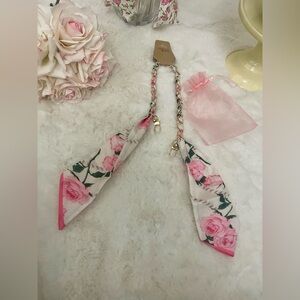 🛍️2/$30 Gold bag chain strap w/Pink multi Rose Scarf Strap